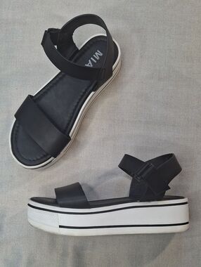 MIA Dinahh Black Platform Sandals Ankle Strap Flatform Size 7M
